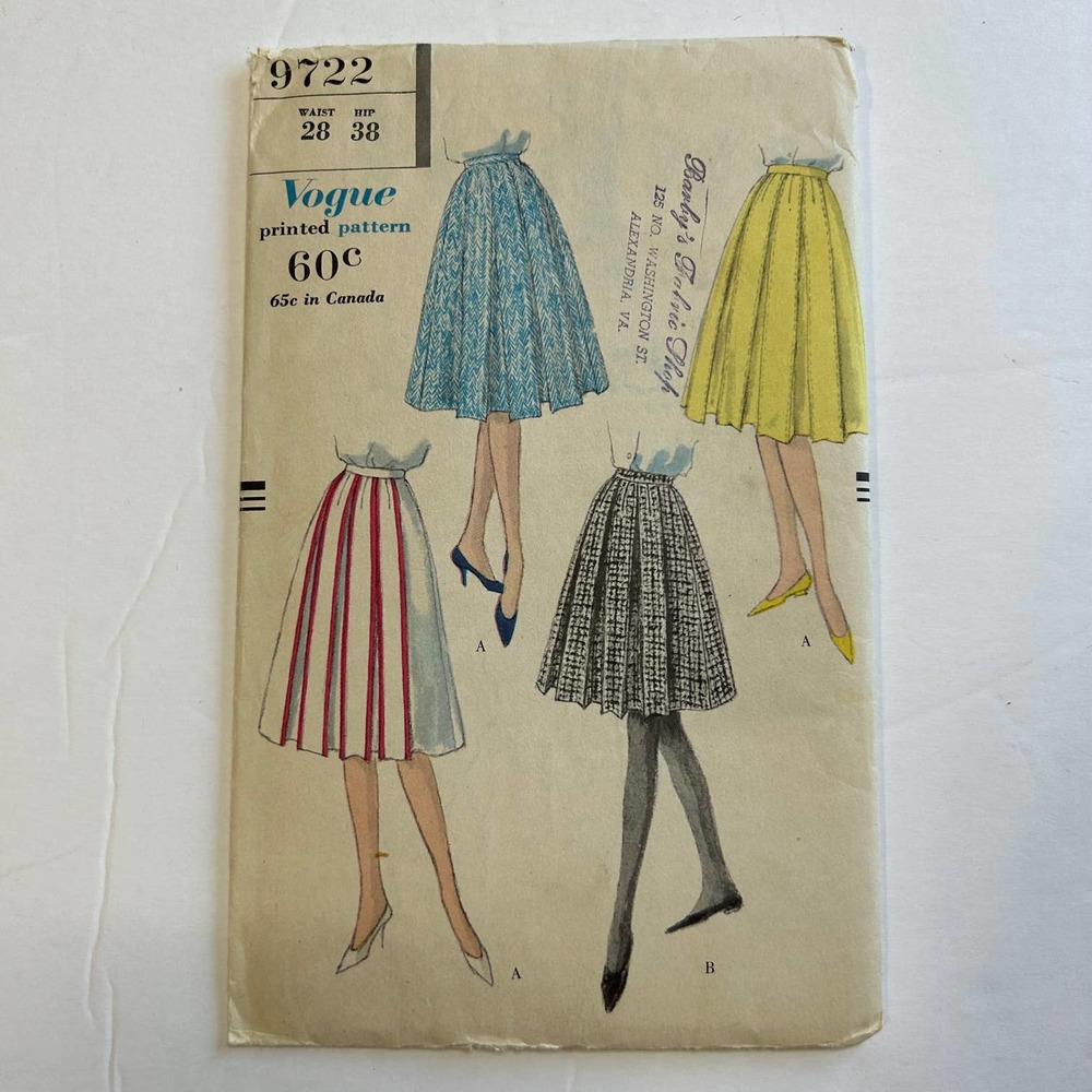 Vintage Vogue Pattern #9722 Flare‎ Skirt Size Waist 28